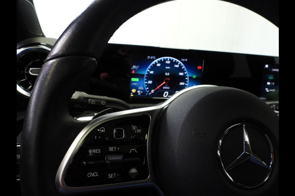 Mercedes-Benz A-Klasse A250e Advantage NAVI/SCHUIFDAK/NIGHT/LED/18"LMV!