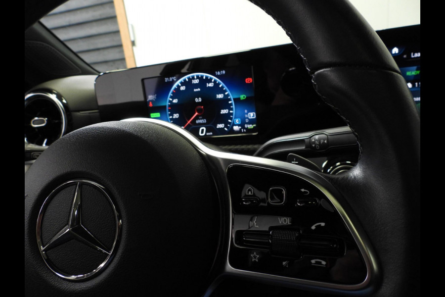 Mercedes-Benz A-Klasse A250e Advantage NAVI/SCHUIFDAK/NIGHT/LED/18"LMV!