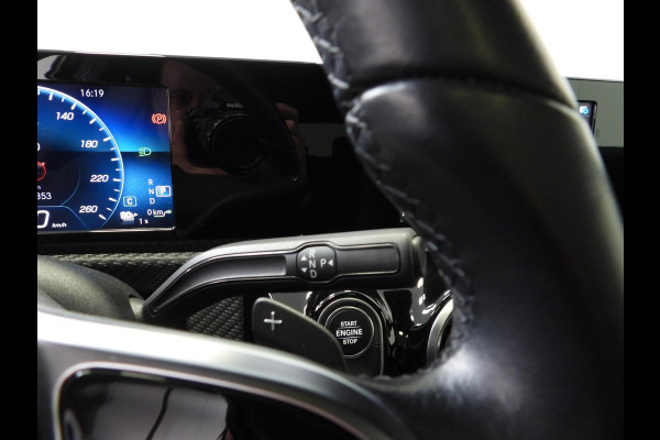 Mercedes-Benz A-Klasse A250e Advantage NAVI/SCHUIFDAK/NIGHT/LED/18"LMV!