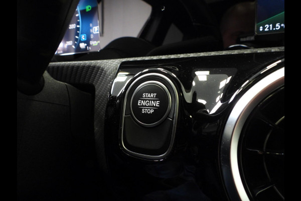 Mercedes-Benz A-Klasse A250e Advantage NAVI/SCHUIFDAK/NIGHT/LED/18"LMV!