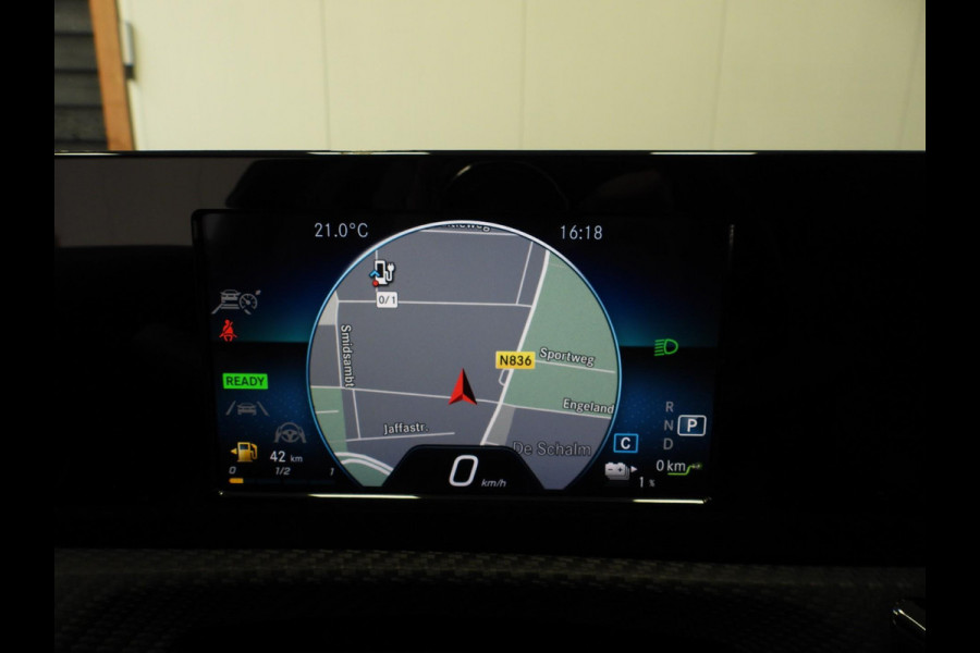 Mercedes-Benz A-Klasse A250e Advantage NAVI/SCHUIFDAK/NIGHT/LED/18"LMV!