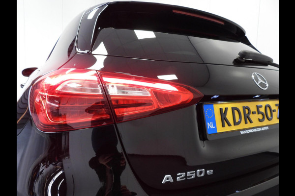 Mercedes-Benz A-Klasse A250e Advantage NAVI/SCHUIFDAK/NIGHT/LED/18"LMV!
