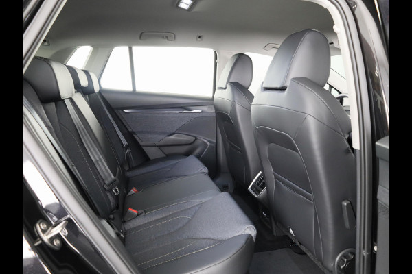 Škoda Elroq 60 Business Edition - Tour 204pk Black Pakket | Trekhaak | 20 inch RS | Stoelverwarming | Adaptive Cruise Control | Blind Spot