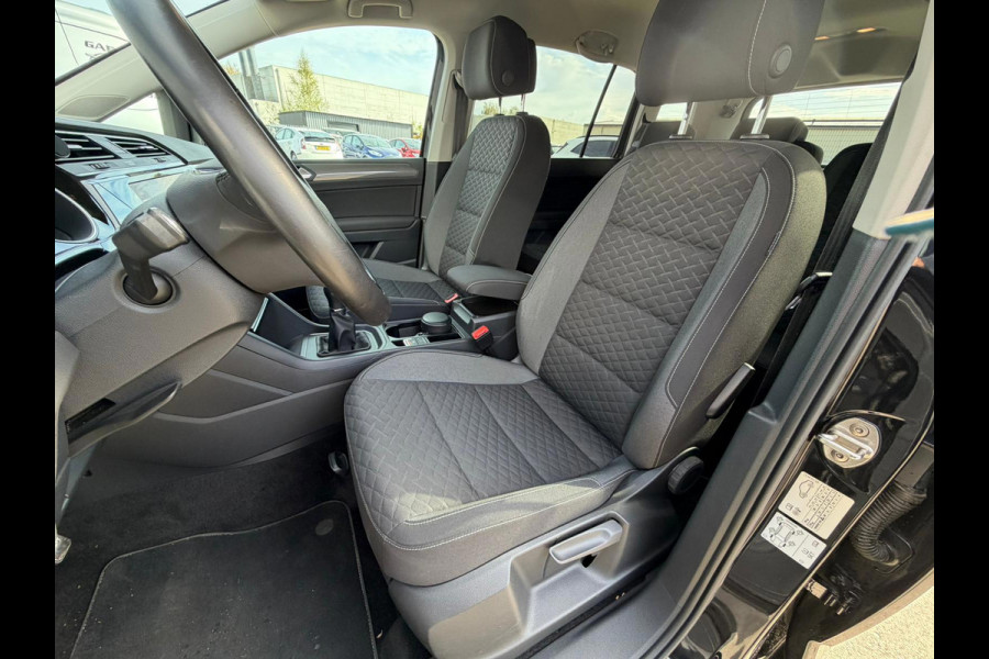 Volkswagen Touran 1.5 TSI Comfortline Business 7p NAVI - ACC - STOELVERW.