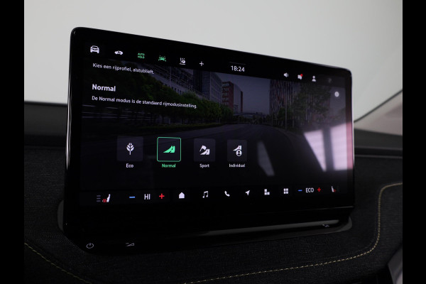 Škoda Elroq 60 Business Edition - Tour 204pk | Trekhaak | 21 inch Black | Stoelverwarming | Adaptive Cruise Control | Blind Spot