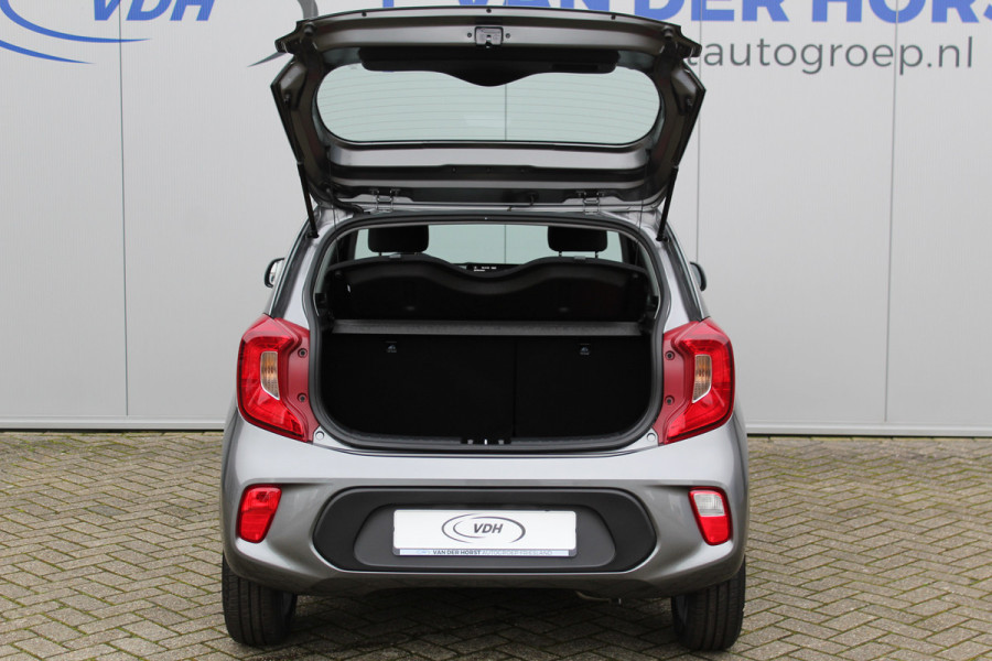 Kia Picanto 1.0-67pk DPi DynamicLine 5drs. Wegenbelasting slechts €. 32,- per mnd. Airco, camera, Apple carplay/Android auto, metallic lak, LM wielen, Bluetooth, centr. vergr. afst. bed., cruise cntrl etc.