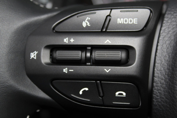 Kia Picanto 1.0-67pk DPi DynamicLine 5drs. Wegenbelasting slechts €. 32,- per mnd. Airco, camera, Apple carplay/Android auto, metallic lak, LM wielen, Bluetooth, centr. vergr. afst. bed., cruise cntrl etc.