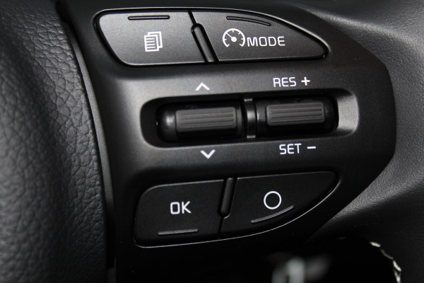 Kia Picanto 1.0-67pk DPi DynamicLine 5drs. Wegenbelasting slechts €. 32,- per mnd. Airco, camera, Apple carplay/Android auto, metallic lak, LM wielen, Bluetooth, centr. vergr. afst. bed., cruise cntrl etc.