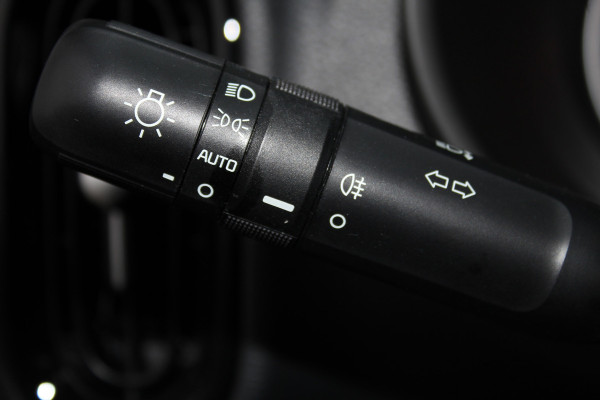 Kia Picanto 1.0-67pk DPi DynamicLine 5drs. Wegenbelasting slechts €. 32,- per mnd. Airco, camera, Apple carplay/Android auto, metallic lak, LM wielen, Bluetooth, centr. vergr. afst. bed., cruise cntrl etc.