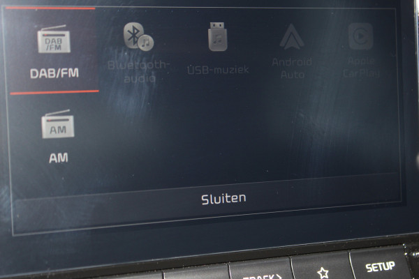 Kia Picanto 1.0-67pk DPi DynamicLine 5drs. Wegenbelasting slechts €. 32,- per mnd. Airco, camera, Apple carplay/Android auto, metallic lak, LM wielen, Bluetooth, centr. vergr. afst. bed., cruise cntrl etc.