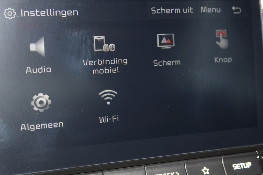 Kia Picanto 1.0-67pk DPi DynamicLine 5drs. Wegenbelasting slechts €. 32,- per mnd. Airco, camera, Apple carplay/Android auto, metallic lak, LM wielen, Bluetooth, centr. vergr. afst. bed., cruise cntrl etc.