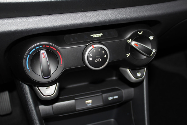 Kia Picanto 1.0-67pk DPi DynamicLine 5drs. Wegenbelasting slechts €. 32,- per mnd. Airco, camera, Apple carplay/Android auto, metallic lak, LM wielen, Bluetooth, centr. vergr. afst. bed., cruise cntrl etc.