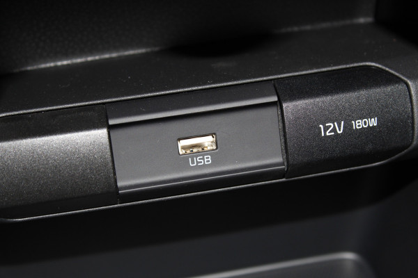 Kia Picanto 1.0-67pk DPi DynamicLine 5drs. Wegenbelasting slechts €. 32,- per mnd. Airco, camera, Apple carplay/Android auto, metallic lak, LM wielen, Bluetooth, centr. vergr. afst. bed., cruise cntrl etc.