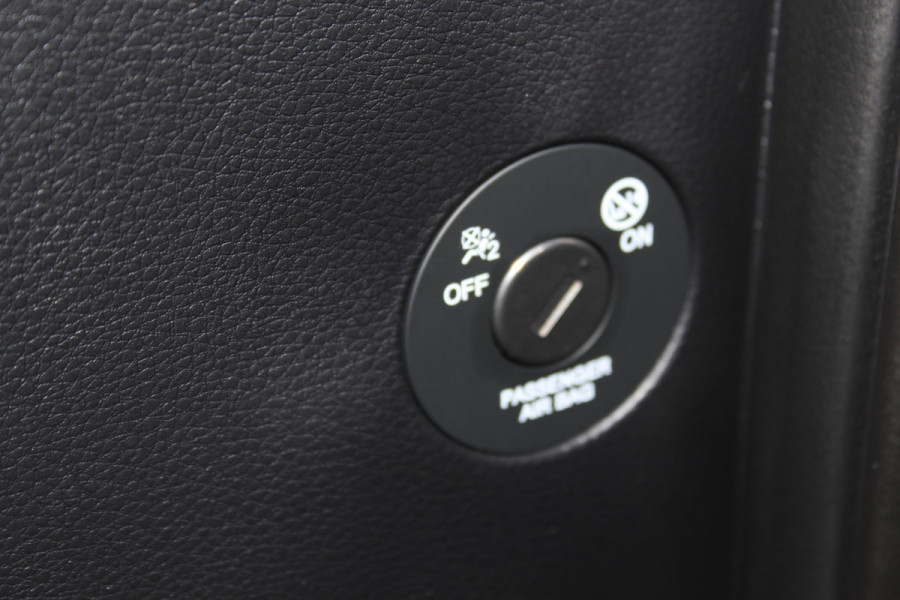 Kia Picanto 1.0-67pk DPi DynamicLine 5drs. Wegenbelasting slechts €. 32,- per mnd. Airco, camera, Apple carplay/Android auto, metallic lak, LM wielen, Bluetooth, centr. vergr. afst. bed., cruise cntrl etc.