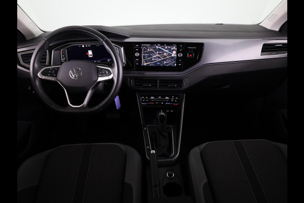 Volkswagen Polo 1.0 TSI Style 95 pk Automaat (DSG) | Navigatie | Parkeersensoren | Adaptieve cruise control | Matrix LED koplampen | Stoelverwarming |