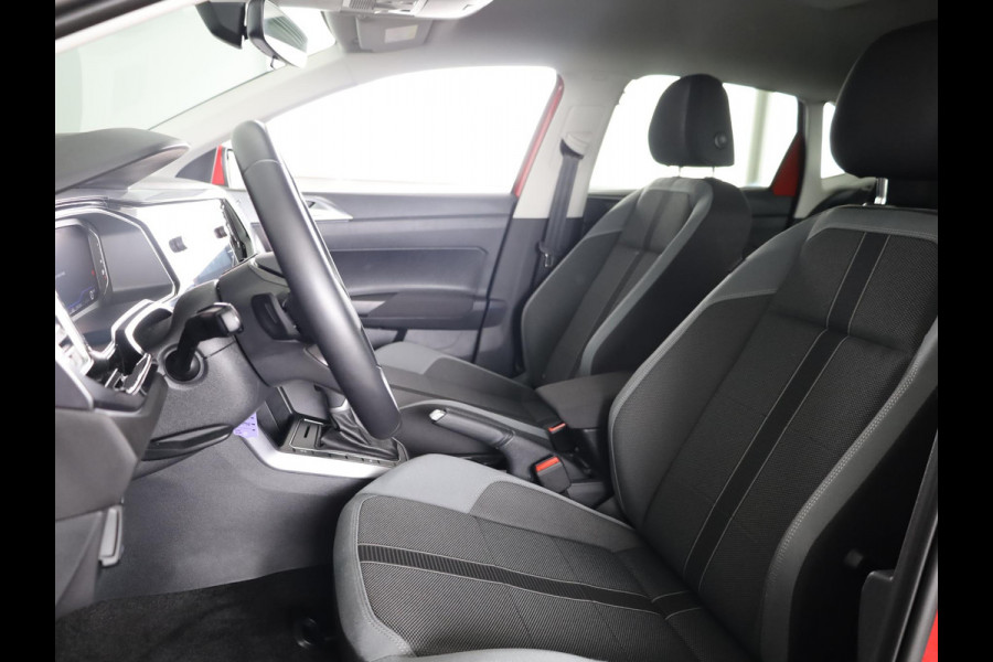 Volkswagen Polo 1.0 TSI Style 95 pk Automaat (DSG) | Navigatie | Parkeersensoren | Adaptieve cruise control | Matrix LED koplampen | Stoelverwarming |