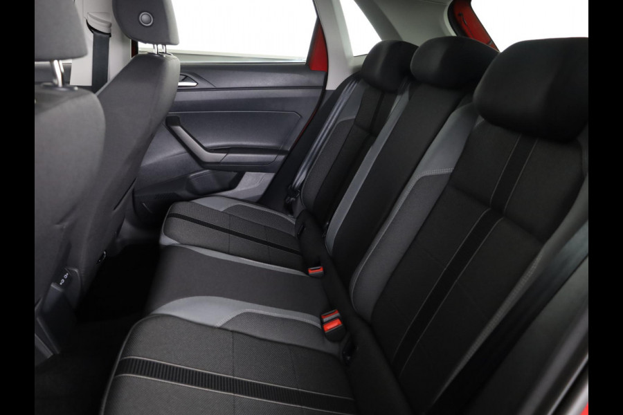 Volkswagen Polo 1.0 TSI Style 95 pk Automaat (DSG) | Navigatie | Parkeersensoren | Adaptieve cruise control | Matrix LED koplampen | Stoelverwarming |