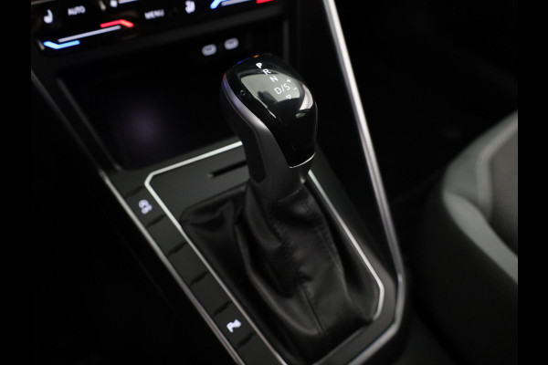 Volkswagen Polo 1.0 TSI Style 95 pk Automaat (DSG) | Navigatie | Parkeersensoren | Adaptieve cruise control | Matrix LED koplampen | Stoelverwarming |