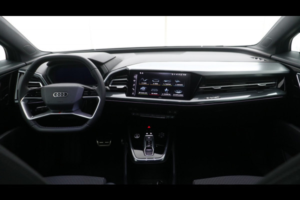 Audi Q4 e-tron 45 quattro S Edition 82 kWh Assistentie Plus | Zwart optiek | Carplay Demo Roel
