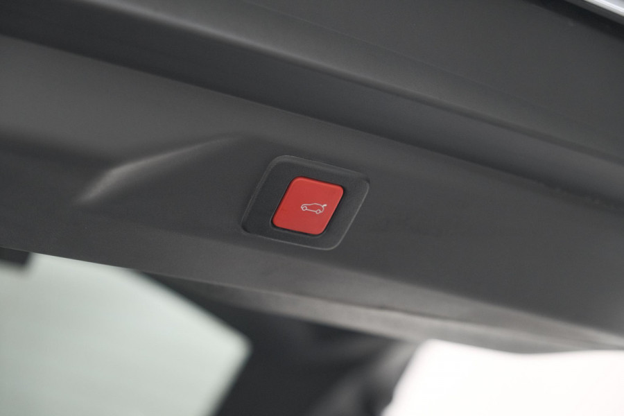 Peugeot 3008 1.2 Hybrid 145 GT | Camera | Adaptieve Cruise Control | Elektrische Kofferklep | Stuurwielverwarming