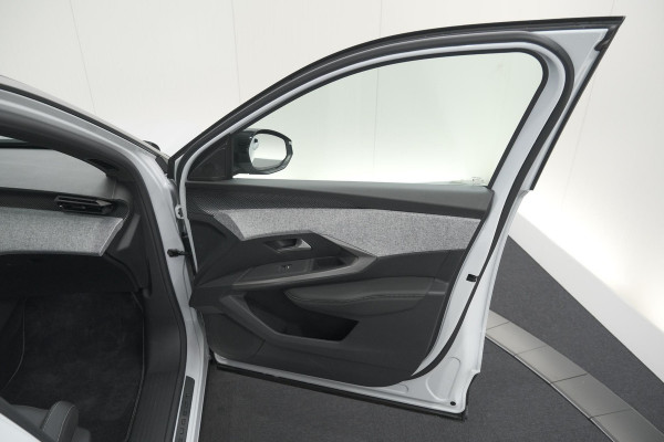 Peugeot 3008 1.2 Hybrid 145 GT | Camera | Adaptieve Cruise Control | Elektrische Kofferklep | Stuurwielverwarming