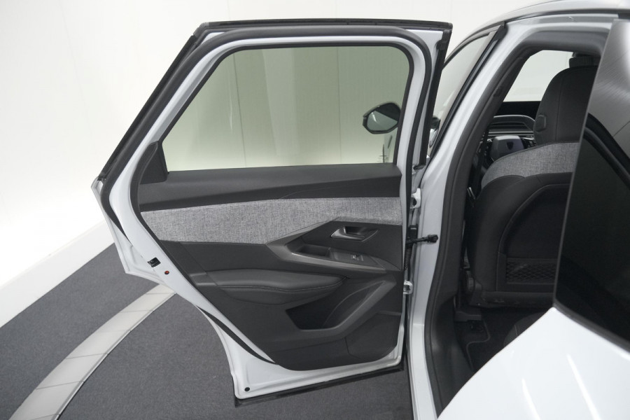 Peugeot 3008 1.2 Hybrid 145 GT | Camera | Adaptieve Cruise Control | Elektrische Kofferklep | Stuurwielverwarming