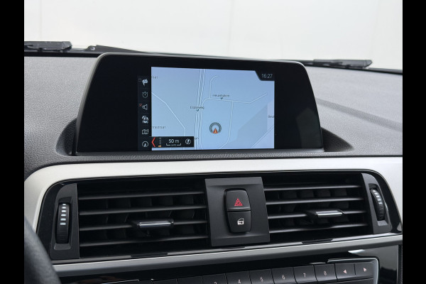 BMW 1-serie 118I AUT-8 Sport Navi Pdc Sportstoelen Trekhaak Ecc Corporate Edition Lmv 17" Regen-Lichtsensor Isofix Bluetooth Origineel Nederlandse Auto Zeer nette BMW 118I