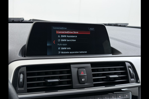 BMW 1-serie 118I AUT-8 Sport Navi Pdc Sportstoelen Trekhaak Ecc Corporate Edition Lmv 17" Regen-Lichtsensor Isofix Bluetooth Origineel Nederlandse Auto Zeer nette BMW 118I