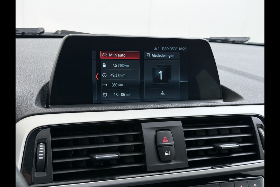 BMW 1-serie 118I AUT-8 Sport Navi Pdc Sportstoelen Trekhaak Ecc Corporate Edition Lmv 17" Regen-Lichtsensor Isofix Bluetooth Origineel Nederlandse Auto Zeer nette BMW 118I