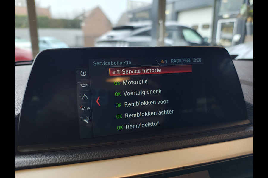 BMW 1-serie 118I AUT-8 Sport Navi Pdc Sportstoelen Trekhaak Ecc Corporate Edition Lmv 17" Regen-Lichtsensor Isofix Bluetooth Origineel Nederlandse Auto Zeer nette BMW 118I