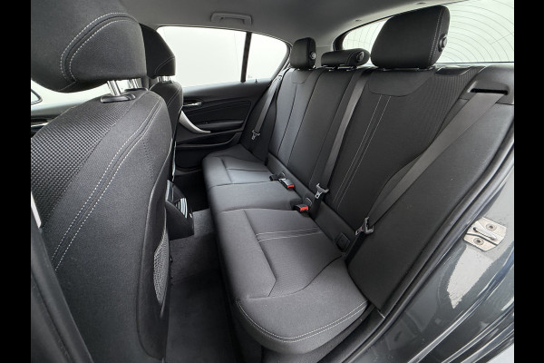 BMW 1-serie 118I AUT-8 Sport Navi Pdc Sportstoelen Trekhaak Ecc Corporate Edition Lmv 17" Regen-Lichtsensor Isofix Bluetooth Origineel Nederlandse Auto Zeer nette BMW 118I
