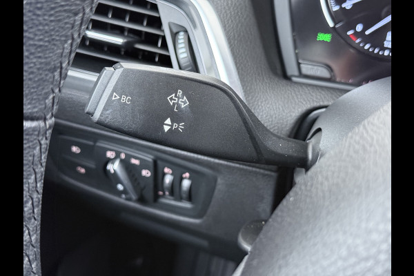 BMW 1-serie 118I AUT-8 Sport Navi Pdc Sportstoelen Trekhaak Ecc Corporate Edition Lmv 17" Regen-Lichtsensor Isofix Bluetooth Origineel Nederlandse Auto Zeer nette BMW 118I