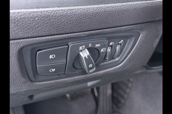 BMW 1-serie 118I AUT-8 Sport Navi Pdc Sportstoelen Trekhaak Ecc Corporate Edition Lmv 17" Regen-Lichtsensor Isofix Bluetooth Origineel Nederlandse Auto Zeer nette BMW 118I