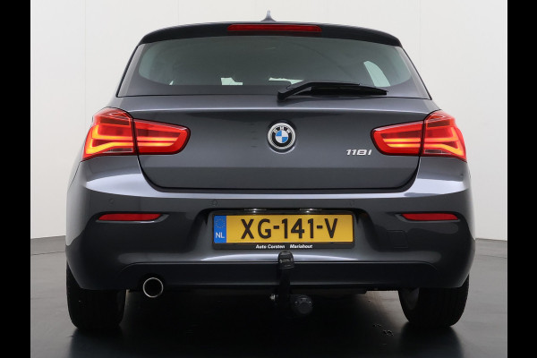 BMW 1-serie 118I AUT-8 Sport Navi Pdc Sportstoelen Trekhaak Ecc Corporate Edition Lmv 17" Regen-Lichtsensor Isofix Bluetooth Origineel Nederlandse Auto Zeer nette BMW 118I
