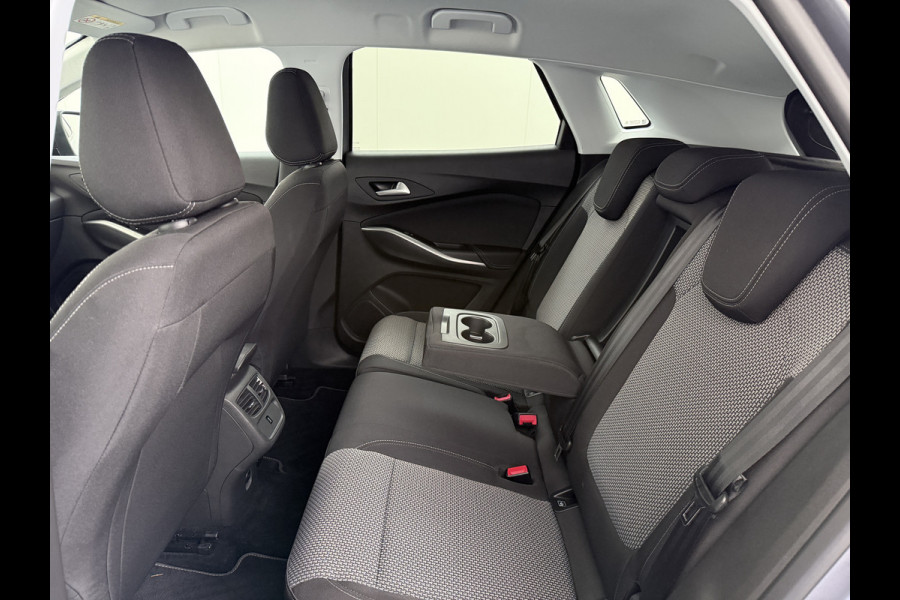 Opel Grandland X 1.2T 131PK Trekhaak Navi Ecc Pdc Apple Carplay Android Auto Cruise Control Edition Lmv Licht-Regensensor Verkeersbordherkenning PrivacyGlas IntelliLink Bluetooth Origineel Nederlandse Auto 1.400KG Trekgewicht! Bij ons volledig Onderhouden