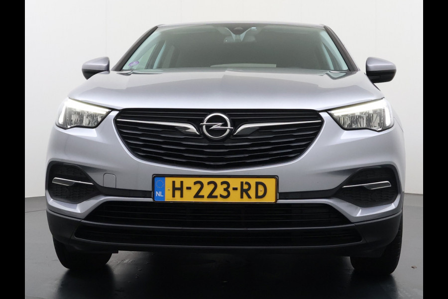 Opel Grandland X 1.2T 131PK Trekhaak Navi Ecc Pdc Apple Carplay Android Auto Cruise Control Edition Lmv Licht-Regensensor Verkeersbordherkenning PrivacyGlas IntelliLink Bluetooth Origineel Nederlandse Auto 1.400KG Trekgewicht! Bij ons volledig Onderhouden