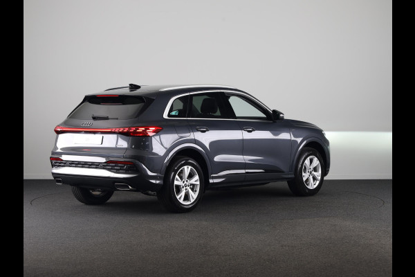 Audi Q5 Advanced edition e-hybrid 299 PK | Keyless | Stoelen voor elektrisch | Sfeerverlichting | Leder |