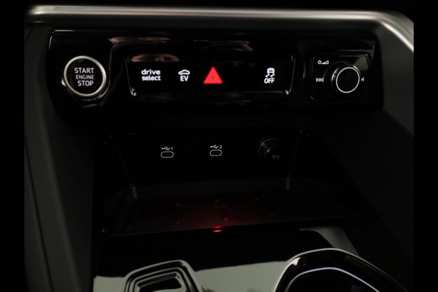 Audi Q5 Advanced edition e-hybrid 299 PK | Keyless | Stoelen voor elektrisch | Sfeerverlichting | Leder |