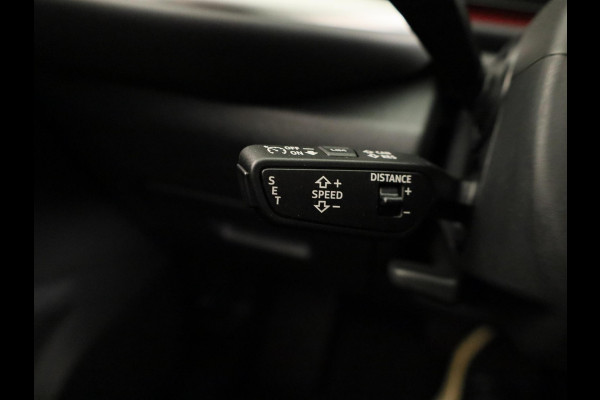 Audi Q5 Advanced edition e-hybrid 299 PK | Keyless | Stoelen voor elektrisch | Sfeerverlichting | Leder |