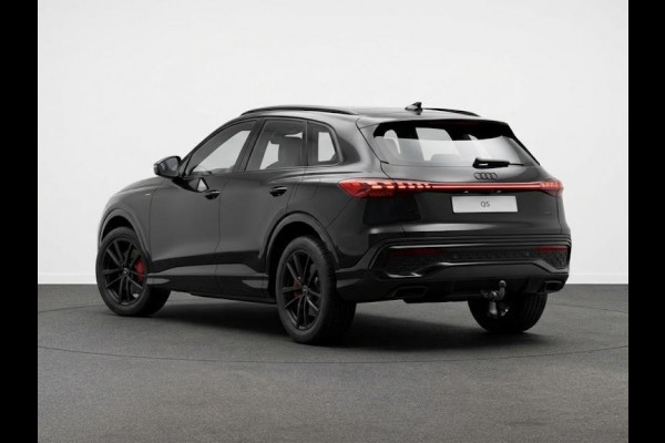 Audi Q5 S edition Competition e-hybrid 367 pk | Panorama-glasdak | Trekhaak, elektr. wegklapbaar | MMI bijrijdersdisplay | Geheugen bestuurdersstoel |