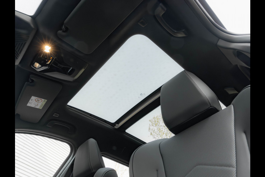 BMW X1 sDrive18i M-Sport Pro - Pano - Memoryzetel - Trekhaak - ACC - Head-Up - Harman Kardon