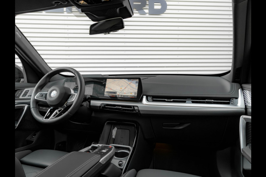BMW X1 sDrive18i M-Sport Pro - Pano - Memoryzetel - Trekhaak - ACC - Head-Up - Harman Kardon