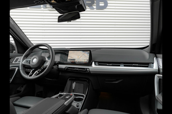BMW X1 sDrive18i M-Sport Pro - Pano - Memoryzetel - Trekhaak - ACC - Head-Up - Harman Kardon