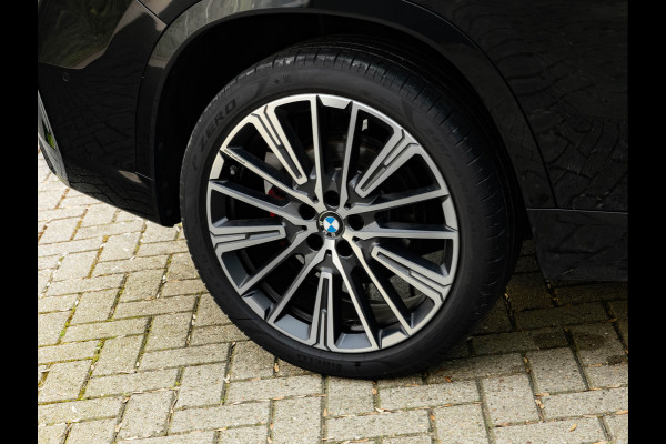 BMW X1 sDrive18i M-Sport Pro - Pano - Memoryzetel - Trekhaak - ACC - Head-Up - Harman Kardon