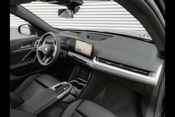 BMW X1 sDrive18i M-Sport Pro - Pano - Memoryzetel - Trekhaak - ACC - Head-Up - Harman Kardon