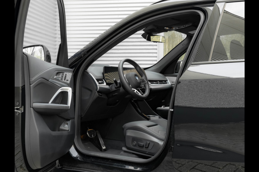 BMW X1 sDrive18i M-Sport Pro - Pano - Memoryzetel - Trekhaak - ACC - Head-Up - Harman Kardon