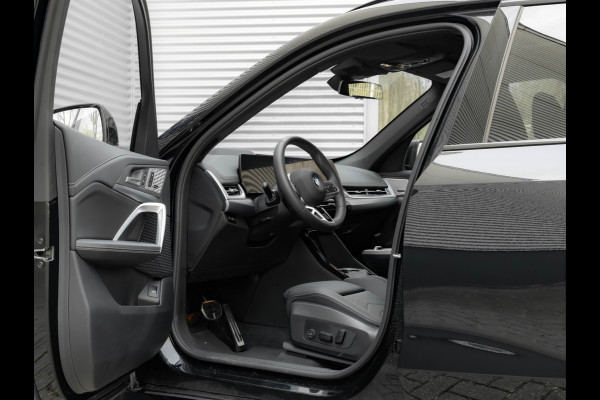 BMW X1 sDrive18i M-Sport Pro - Pano - Memoryzetel - Trekhaak - ACC - Head-Up - Harman Kardon