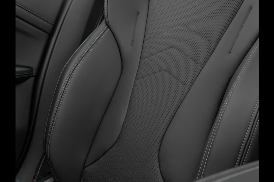 BMW X1 sDrive18i M-Sport Pro - Pano - Memoryzetel - Trekhaak - ACC - Head-Up - Harman Kardon