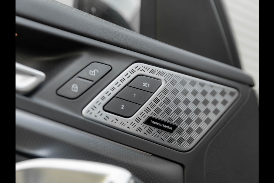 BMW X1 sDrive18i M-Sport Pro - Pano - Memoryzetel - Trekhaak - ACC - Head-Up - Harman Kardon