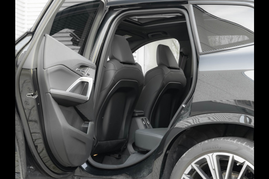 BMW X1 sDrive18i M-Sport Pro - Pano - Memoryzetel - Trekhaak - ACC - Head-Up - Harman Kardon